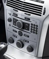 ISO redukce pro Opel Zafira 2005-2012 stříbrný (2)
