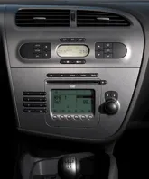 ISO redukce pro Seat Leon 05/2005-2009 tmavě šedý (2)